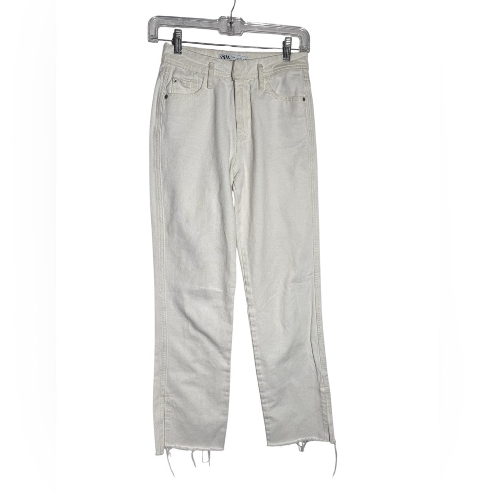 Zara Jeans Size 0 Cream High Rise Denim Pants with‎ Frayed Hem ❤️